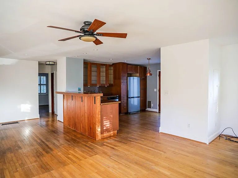 501 Mial St — Photo 14