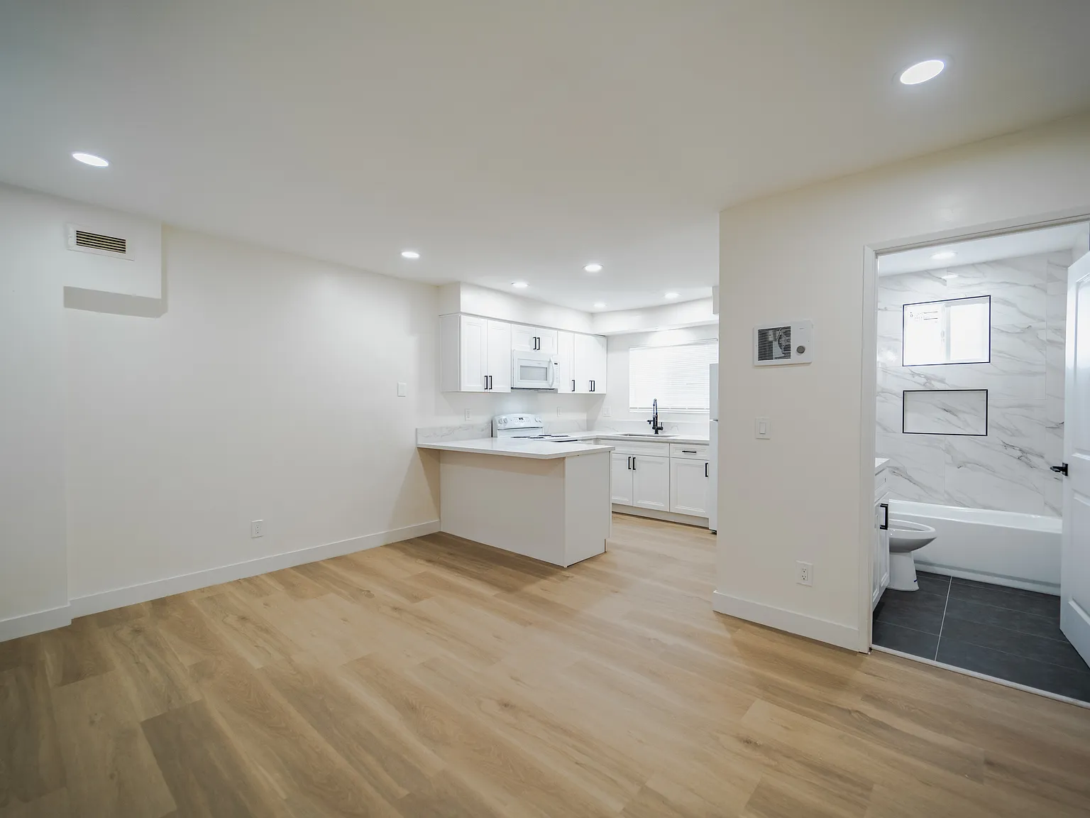 1 bed, 600 sqft, $1,895 — Photo 4