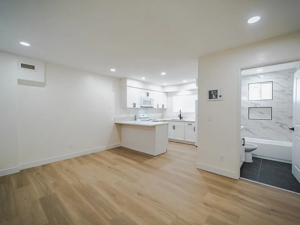 3681 Fairmount Ave #7