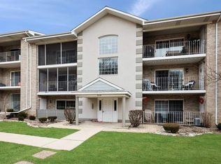 9150 W 95th St APT 3B, Hickory Hills, IL
