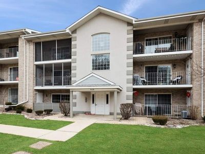 9150 W 95th St APT 3B, Hickory Hills, IL, 60457
