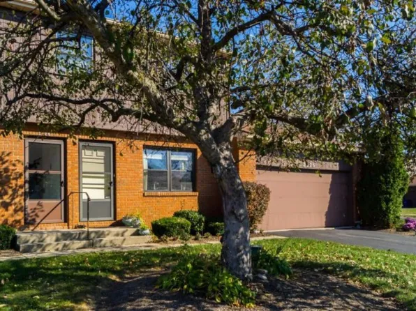2326 Laurelwood Dr, Columbus, OH 43229