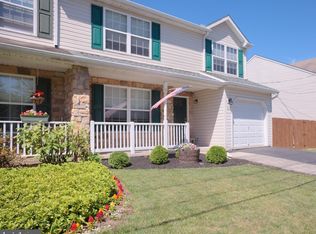 261 Cherry St, Pennsburg, PA 18073