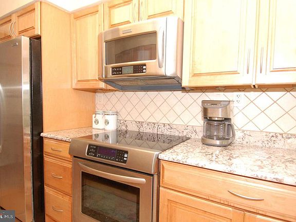 3rd image of 3031 Borge St APT 302