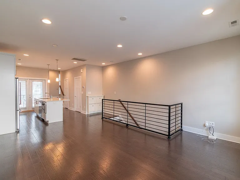 439 Southend Crossing Ln — Photo 10