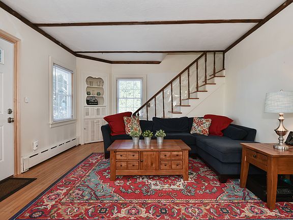 5th image of 14 Warwick Ave