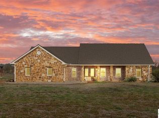 208 Wildflower Dr, Mcgregor, TX 76657