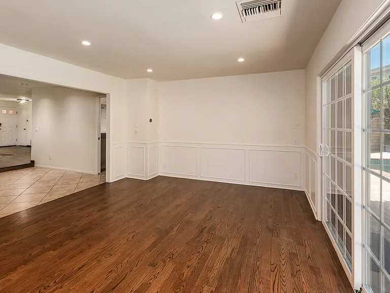 3102 Granville Ave — Photo 9