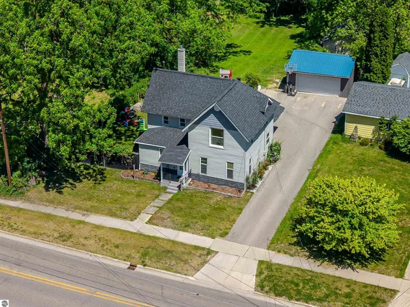 329 Ely St, Alma, MI 48801