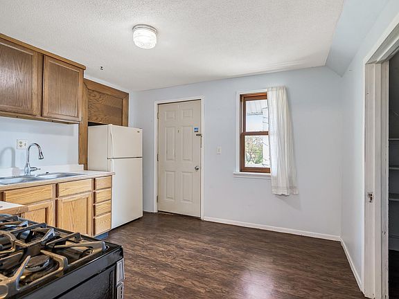 5th image of 2755 Grand St NE