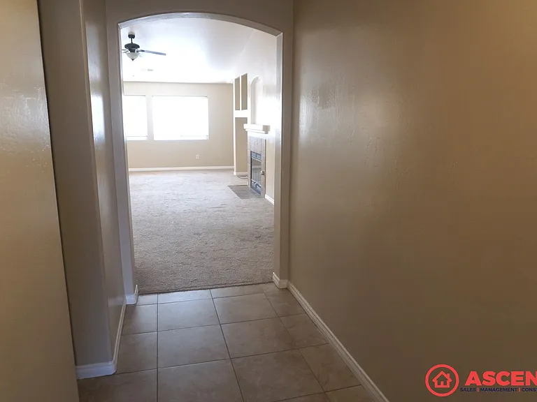 4216 Almond Grove Ln — Photo 2