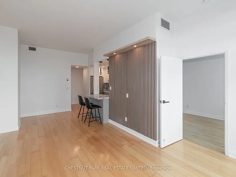 1901 Yonge St #302 — Photo 6