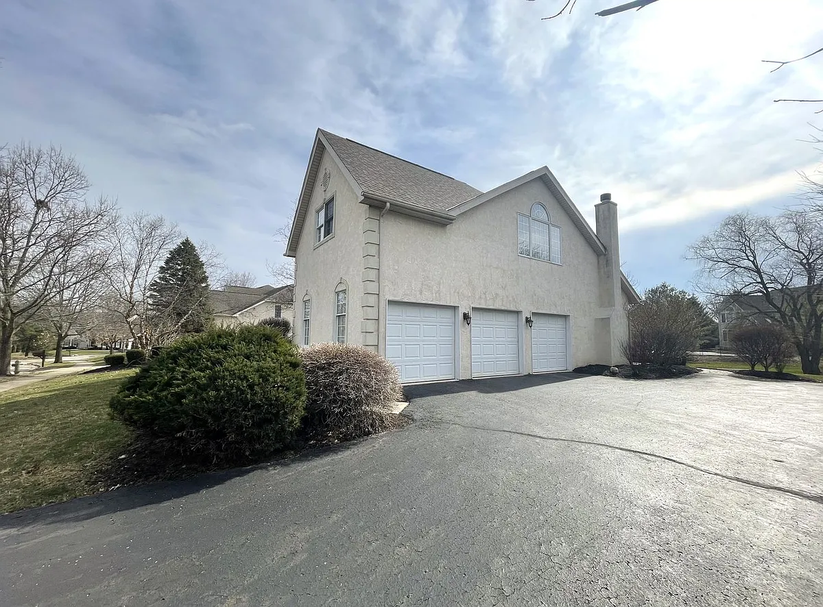 Building Photo - 4823 Vista Ridge Dr