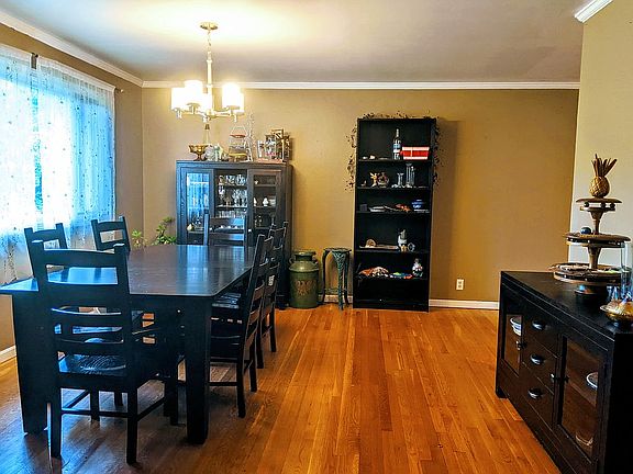 3rd image of 329 Denison Dr