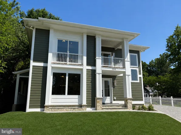 132 N Earley St, Alexandria, VA 22304