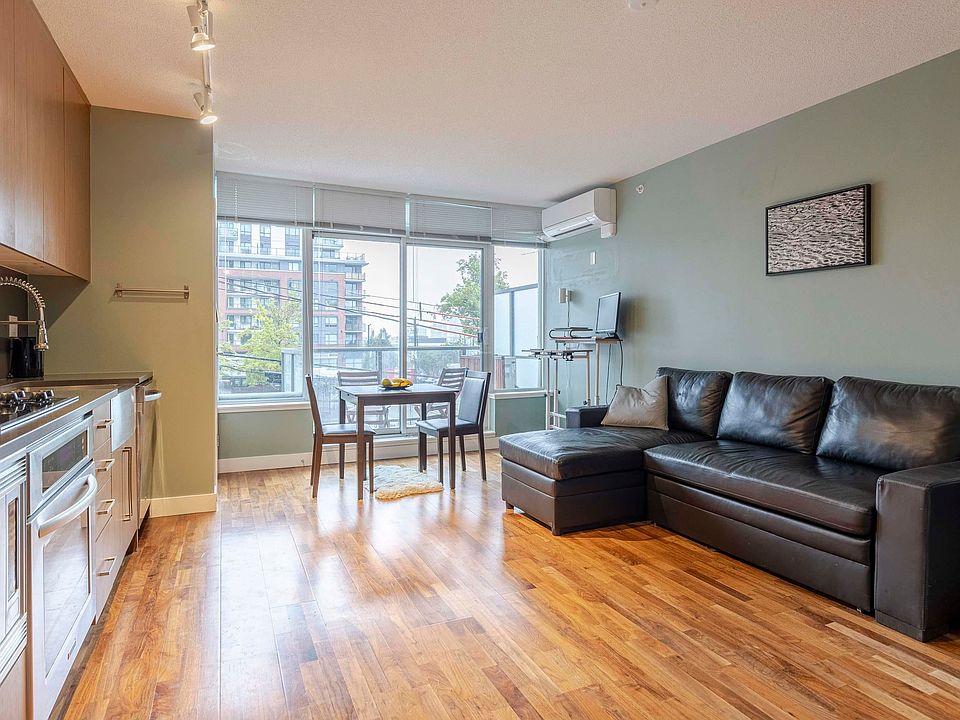 2nd image of 250 E 6th Ave #473