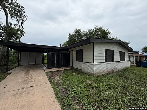 5143 Village Lawn Photo 1
