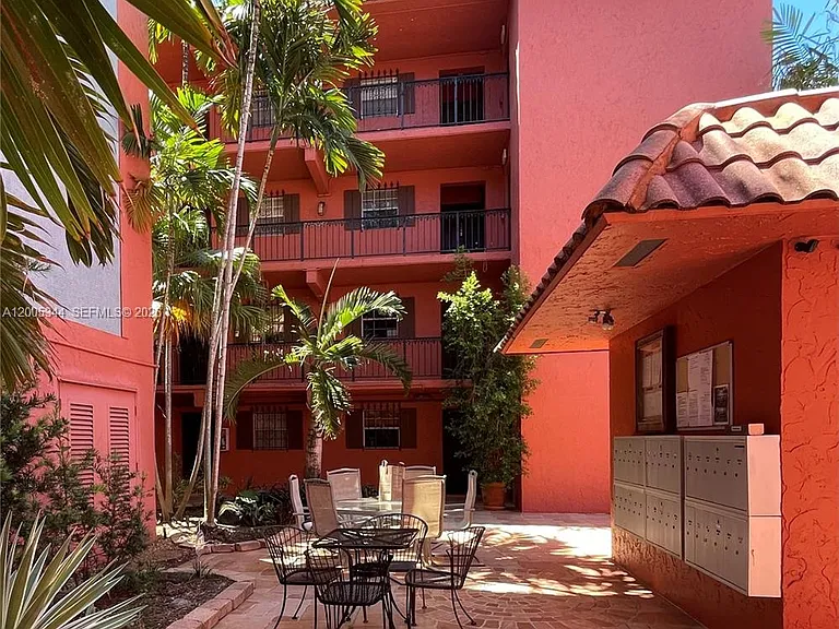 660 Tennis Club Dr #201 — Photo 2
