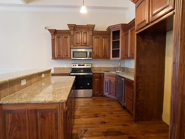 215 N Wright St — Photo 5