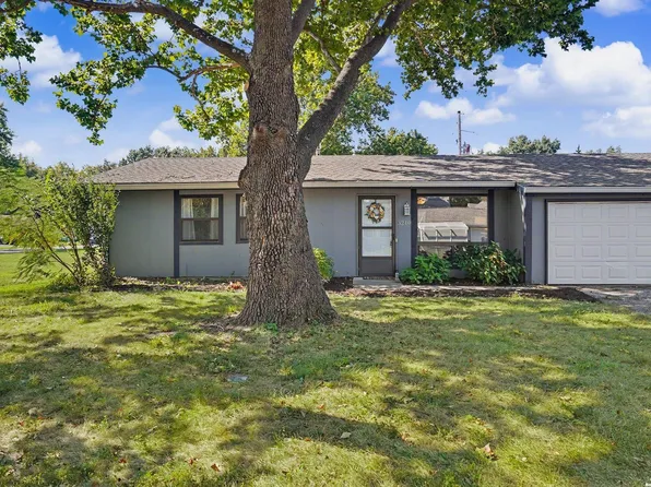 3210 Rainier Dr, Lawrence, KS 66047