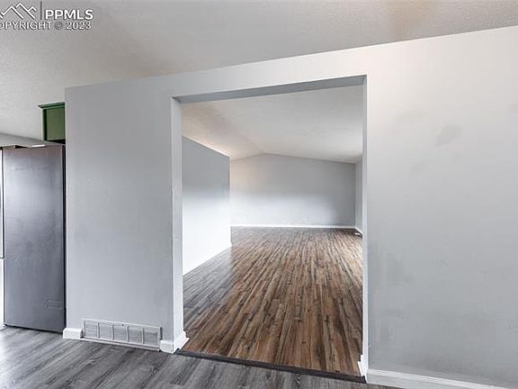 4th image of 5045 Wainwright Dr
