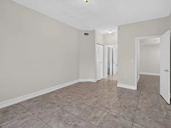 6960 SW 39th Street #207e, Davie, FL 33314