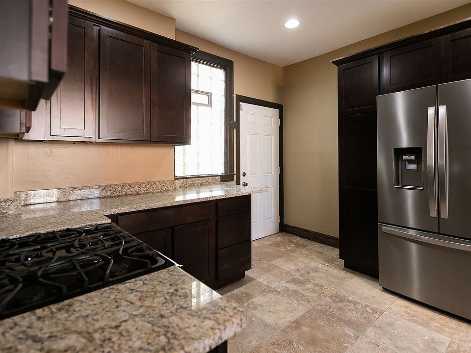 2251Helen-102