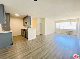 6943 Hazeltine Ave #11A, Van Nuys, CA 91405