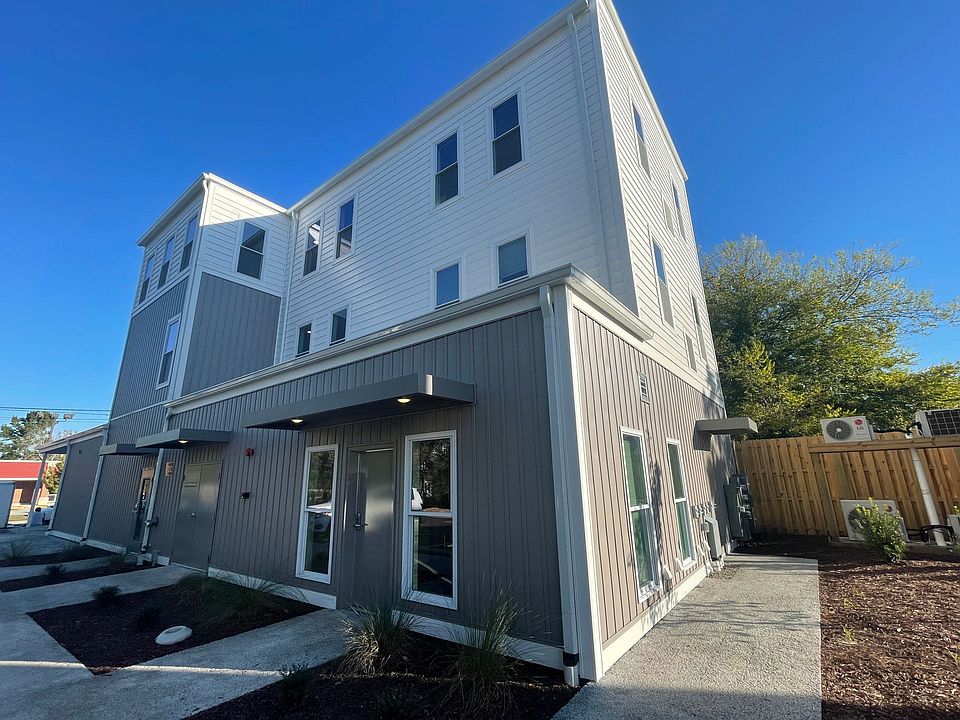 1st image of 514 S 17th St Unit 302