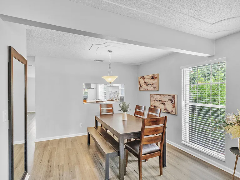 1350 Riverside Cir #2 — Photo 8