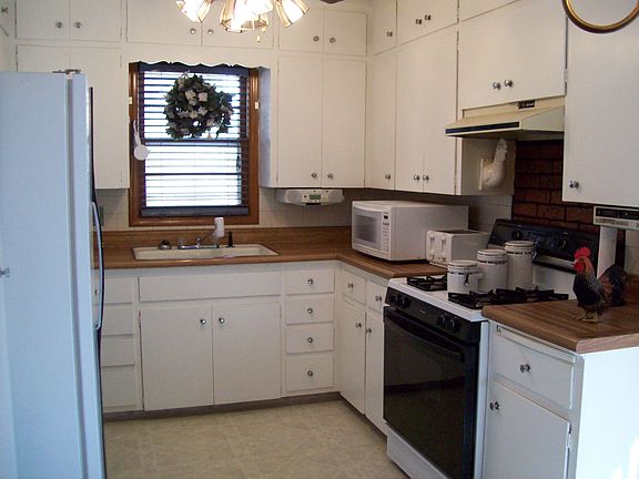 Eat In Kitchen