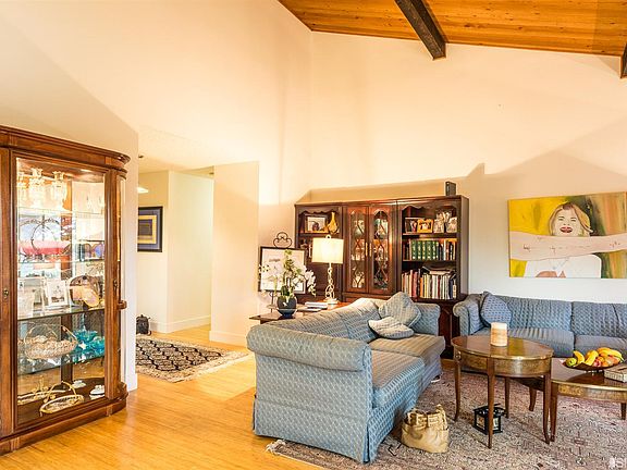 3rd image of 208 N Lake Merced Hls APT 4D