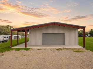 600 County Road 504, Flatonia, TX 78941