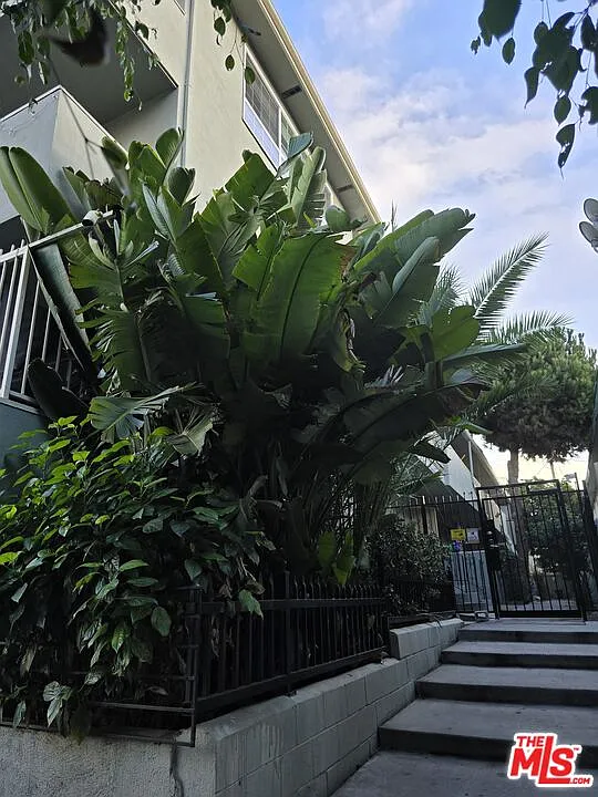 1 bed, 1.0 bath, 800 sqft, $1,850 — Photo 1