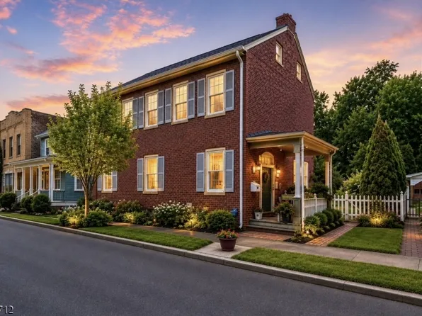 323 Water St, Belvidere Twp., NJ 07823