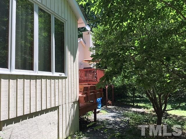 2nd image of 105 Autumn Ln
