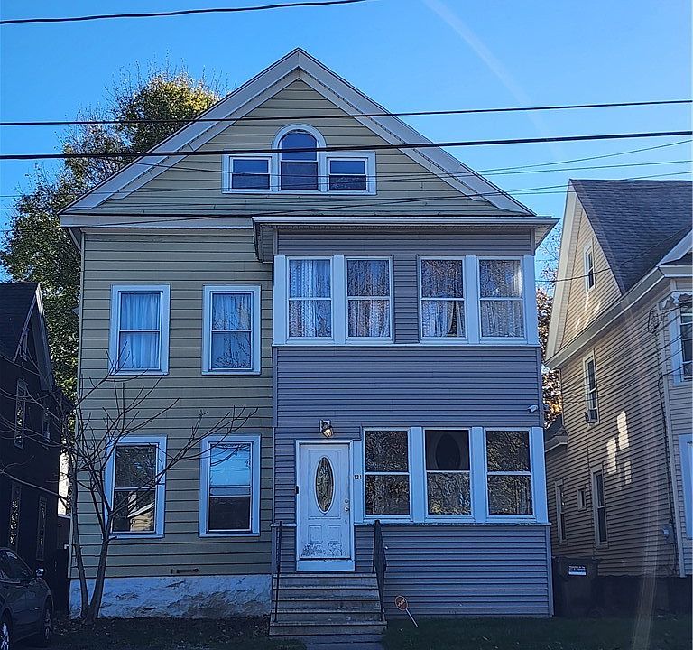 1st image of 121 Erie St