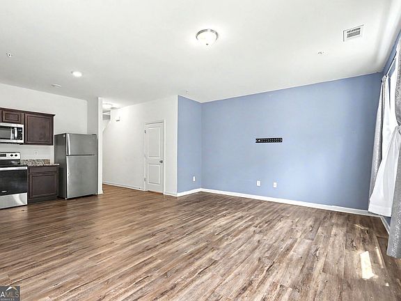 4th image of 11900 Fuller St