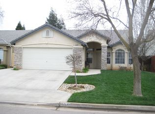 10340 N Baird Ave, Fresno, CA 93730