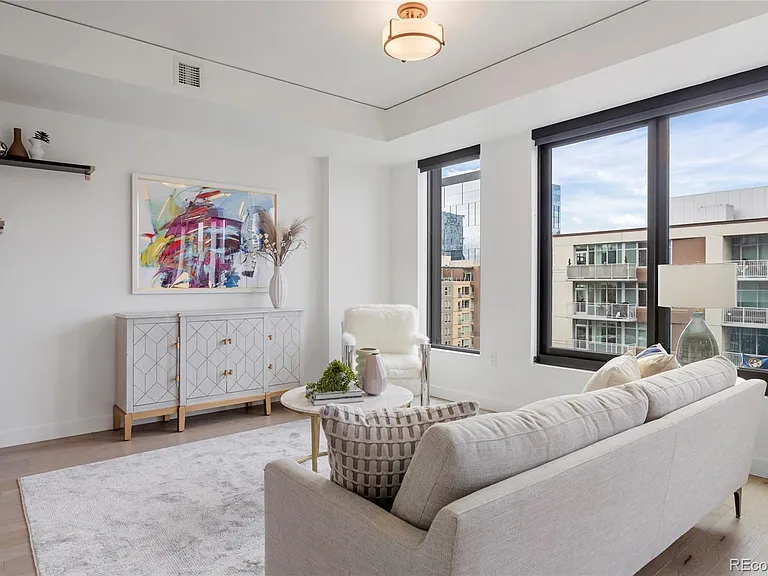 1750 Wewatta St #1307 — Photo 2