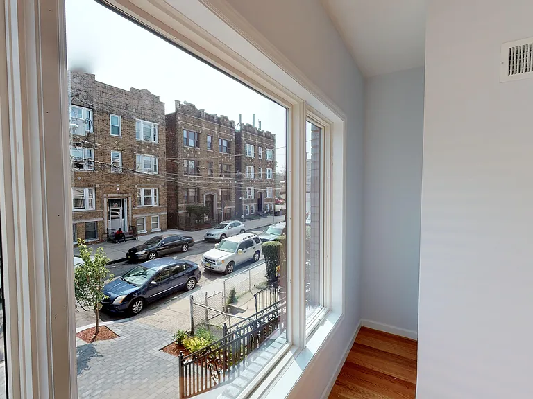 336 Forrest St #1 — Photo 7