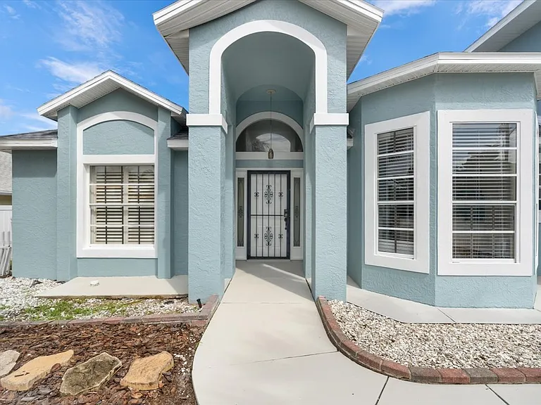 131 Barrier Isle Dr — Photo 2