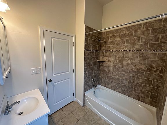 5th image of 4032 Baring St #1