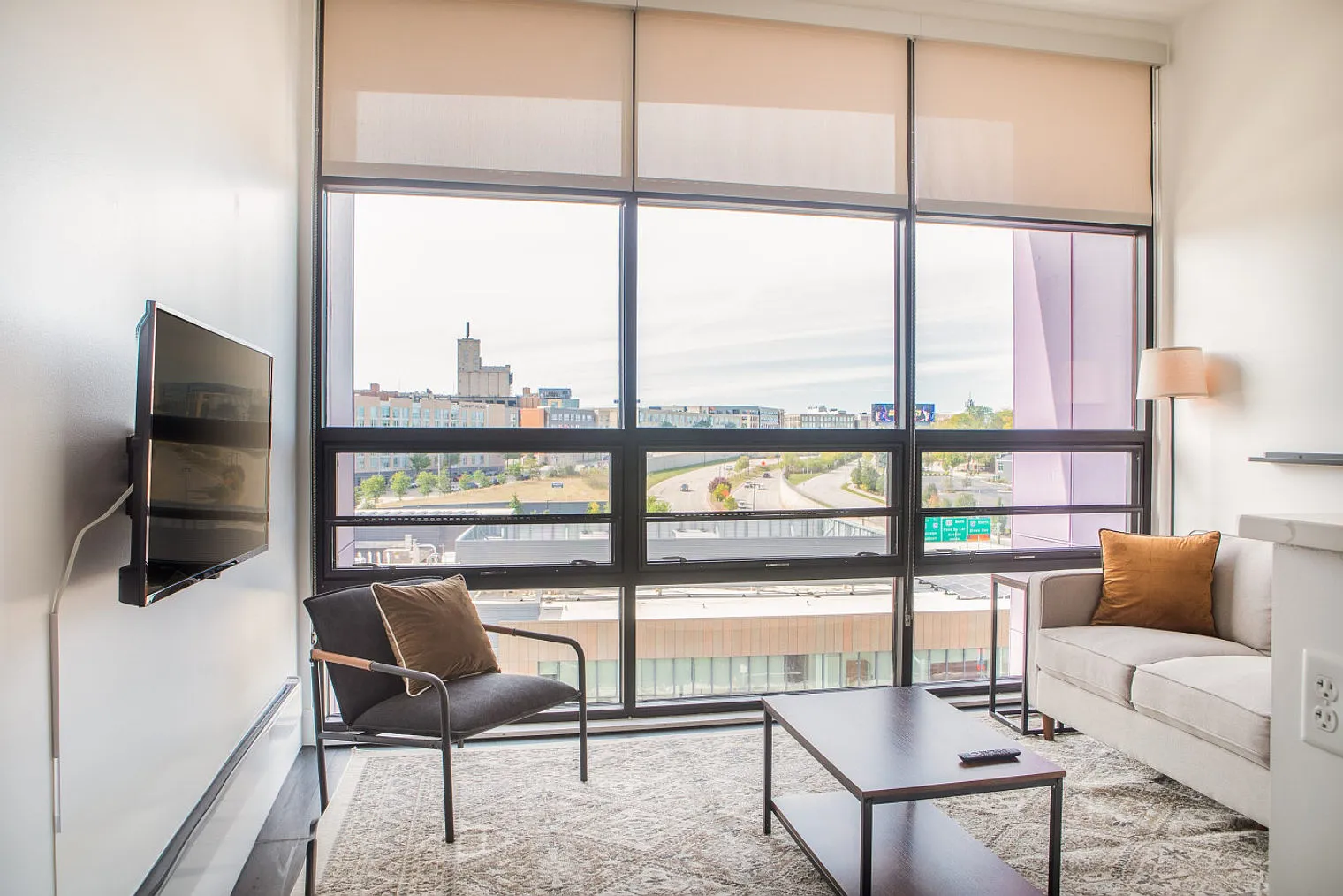 Studio, 1.0 bath, 570 sqft, $2,416 — Photo 1