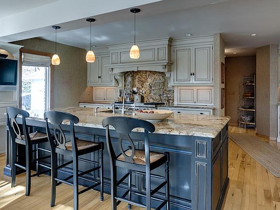 3rd image of 1490 Wilton Ln