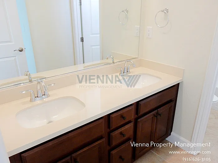 1062 Yucca Dr — Photo 24