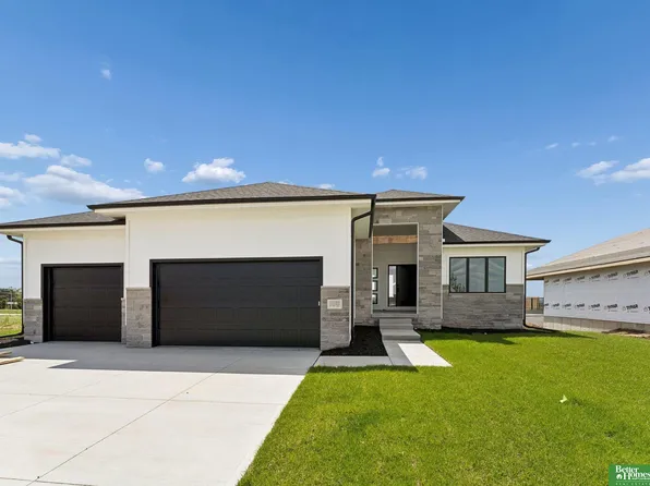11722 124th Ave, Papillion, NE 68046