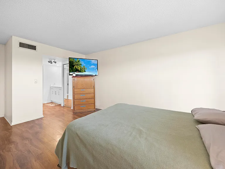 10777 W Sample Rd #508 — Photo 8