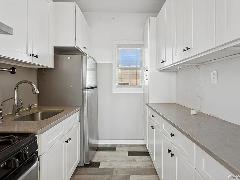 23 Troy Ave #2 — Photo 5