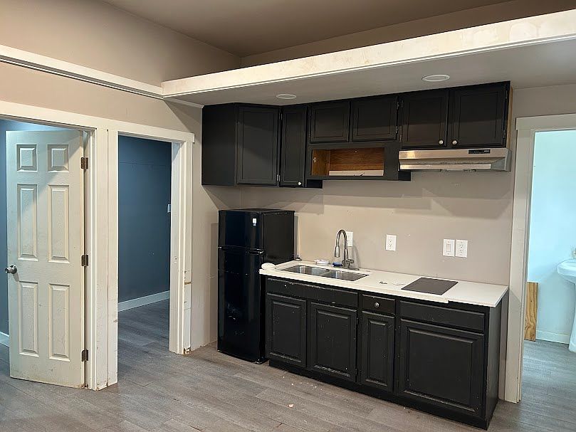 1st image of 305 1/2 Woodring St #4